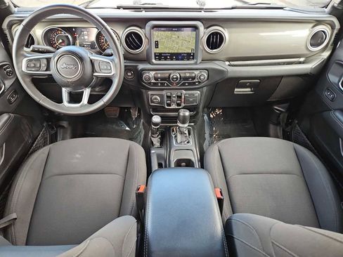 Used 2023 Jeep Gladiator Overland image 15