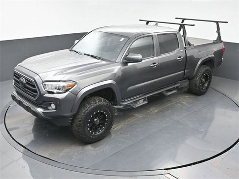 Used 2018 Toyota Tacoma SR5 image 29