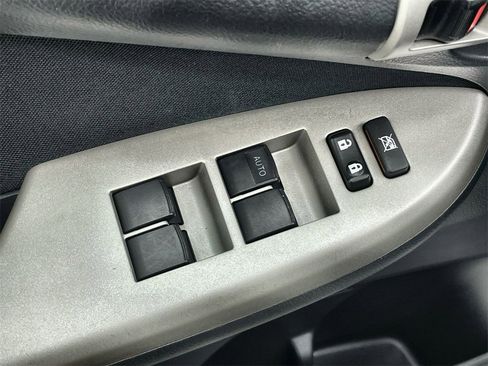 Used 2013 Toyota Corolla S image 12