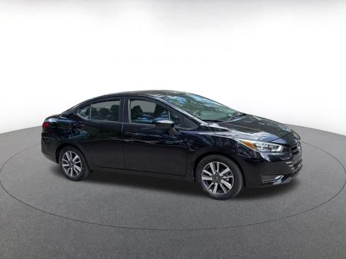 Used 2025 Nissan Versa SV FWD image 2