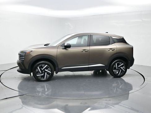 Used 2026 Nissan Kicks SV FWD image 3