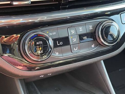 Used 2025 Buick Envista Sport Touring w/ Convenience I Package FWD image 28