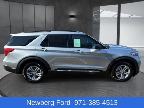 Used 2021 Ford Explorer XLT RWD image 5