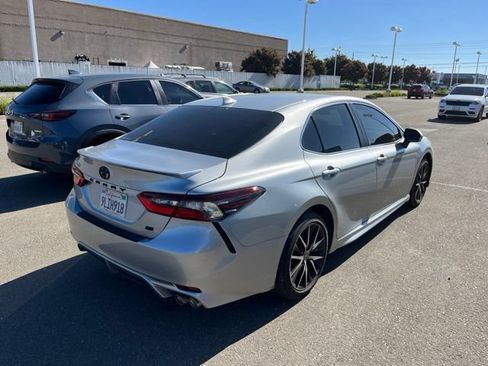 Used 2024 Toyota Camry SE FWD image 3