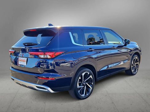 Used 2024 Mitsubishi Outlander SE image 9