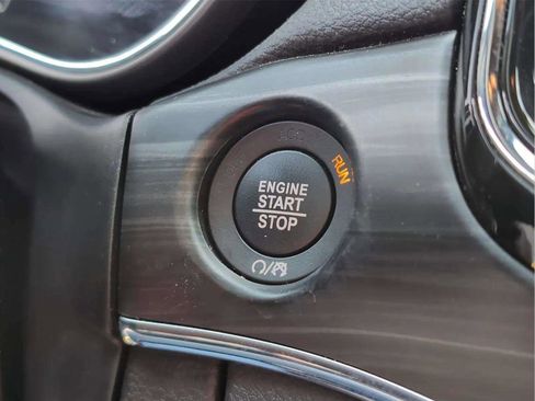 Used 2021 Jeep Grand Cherokee Limited image 21