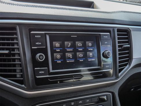 Used 2020 Volkswagen Atlas Cross Sport S image 31