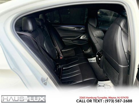 Used 2021 BMW M5 image 24