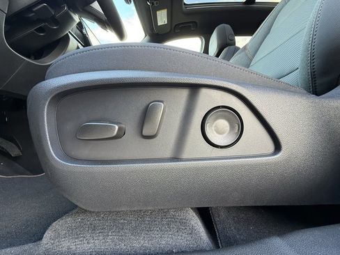 New 2026 GMC Terrain AT4 w/ Convenience Package III image 32