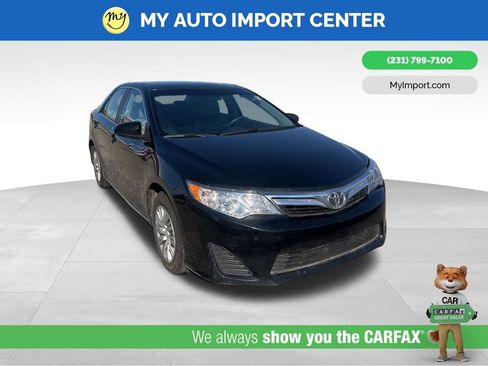 Used 2013 Toyota Camry LE image 1
