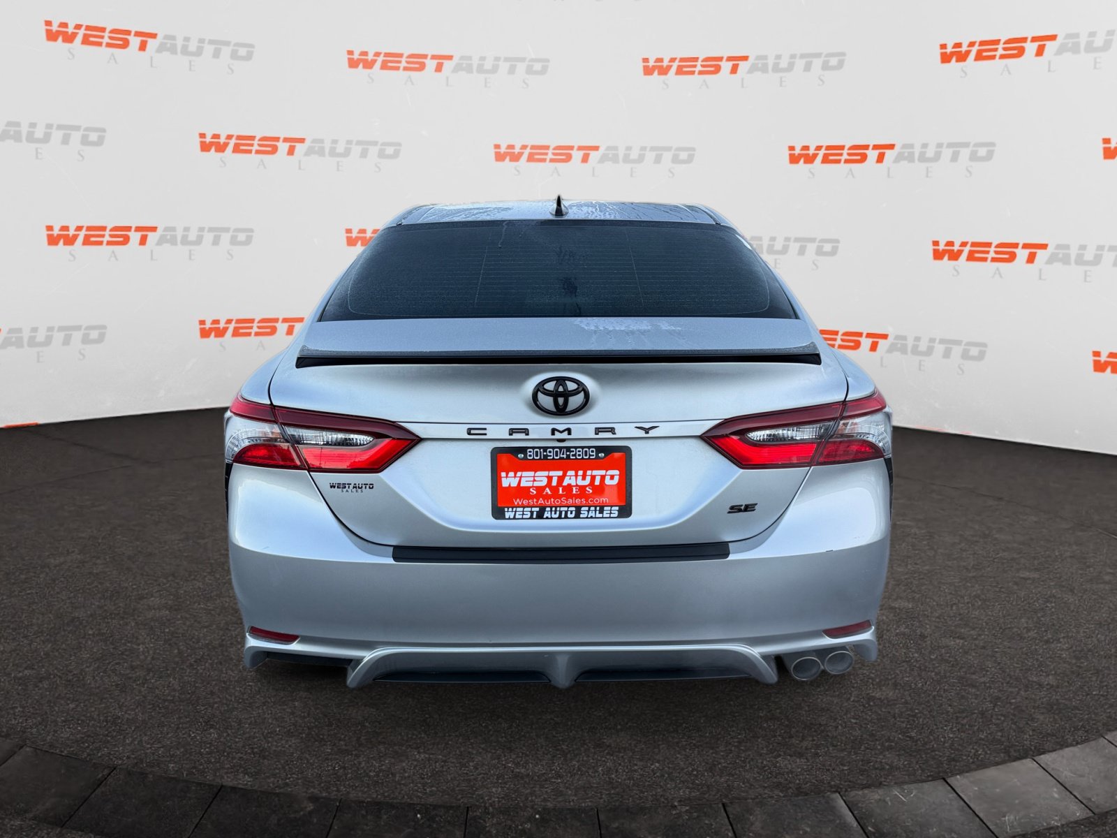 Used 2021 Toyota Camry SE w/ Carpet Mat Package (TMS) FWD image 4