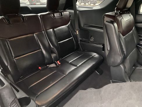 Used 2020 Ford Explorer Platinum w/ Premium Technology Package AWD/4WD image 9