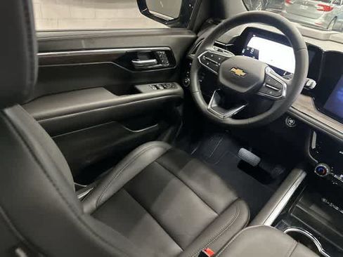 Used 2026 Chevrolet Tahoe LT AWD/4WD image 12