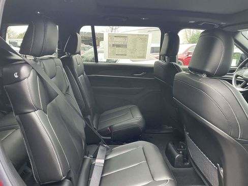 New 2025 Jeep Grand Cherokee L Limited w/ Trailer Tow Package image 17