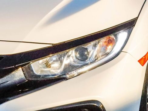 Used 2019 Honda Civic Sport image 4