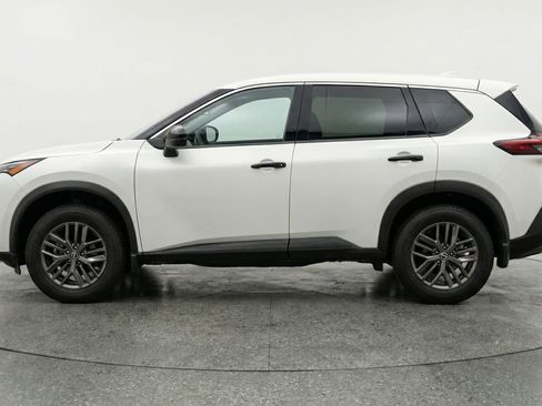 Used 2024 Nissan Rogue S image 5