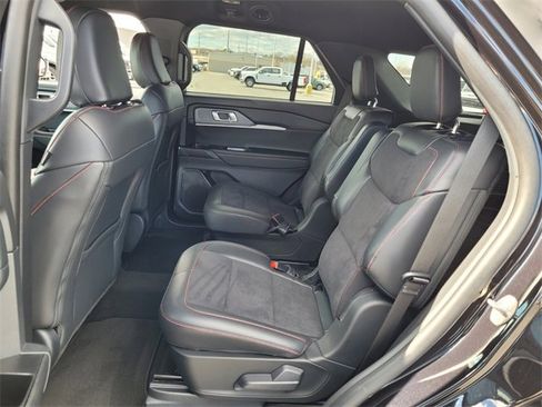 Certified 2025 Ford Explorer ST image 9