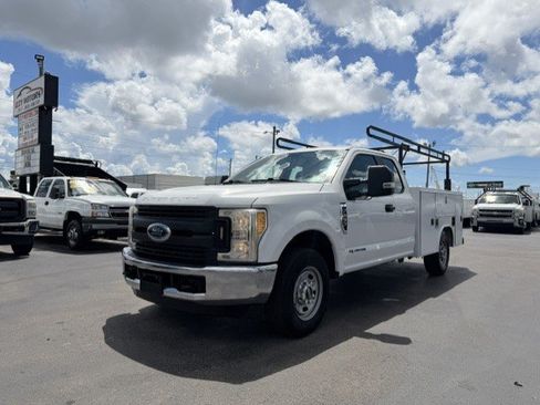 Used 2017 Ford F250 XL w/ Power Equipment Group RWD image 2