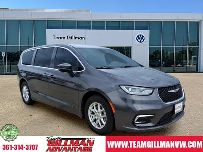 Used 2023 Chrysler Pacifica Touring-L