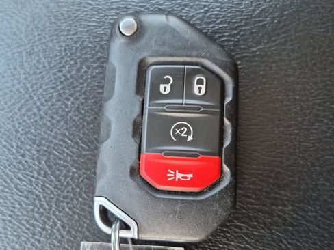 Used 2020 Jeep Gladiator Rubicon AWD/4WD image 33