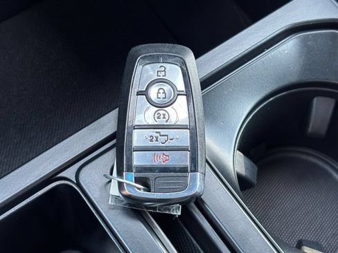 Used 2024 Ford F150 Lariat AWD/4WD image 12