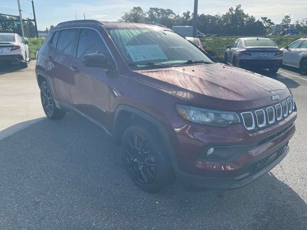 Used 2022 Jeep Compass Latitude AWD/4WD image 3