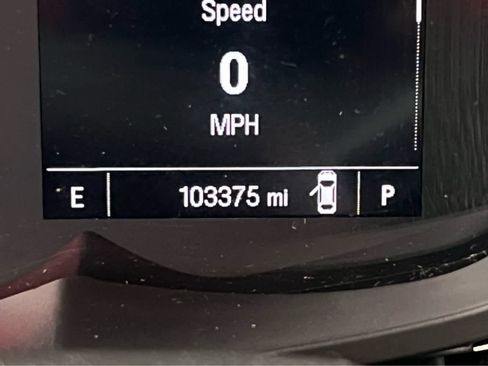 Used 2018 Chevrolet Trax LT w/ LT Convenience Package image 2