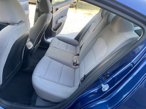 Used 2019 Hyundai Elantra SEL FWD image 14