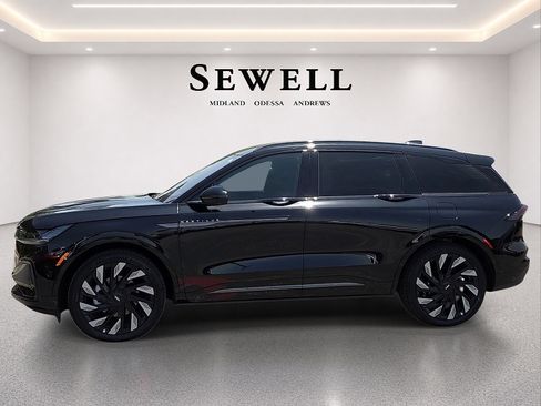 Certified 2025 Lincoln Nautilus Reserve w/ Jet Appearance Package AWD/4WD image 2