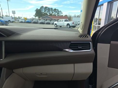 Used 2023 GMC Yukon Denali image 41