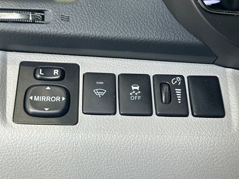 Used 2013 Toyota Highlander Plus FWD image 33