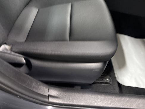 Used 2024 Toyota Corolla LE FWD image 38