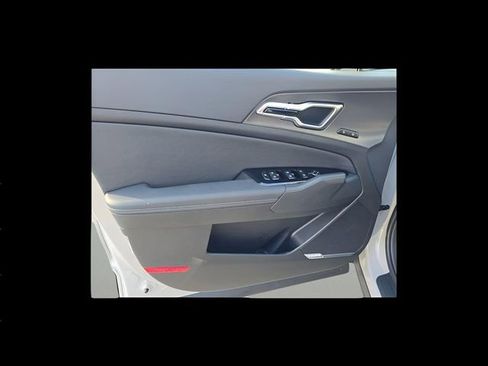 Used 2025 Kia Sportage SX image 14