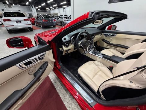 Used 2013 Mercedes-Benz SLK 350 image 21