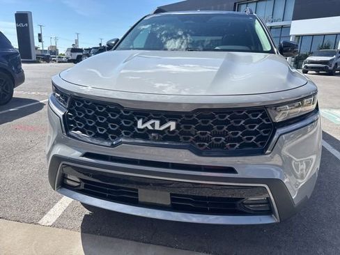 Certified 2023 Kia Sorento SX Prestige AWD/4WD image 2