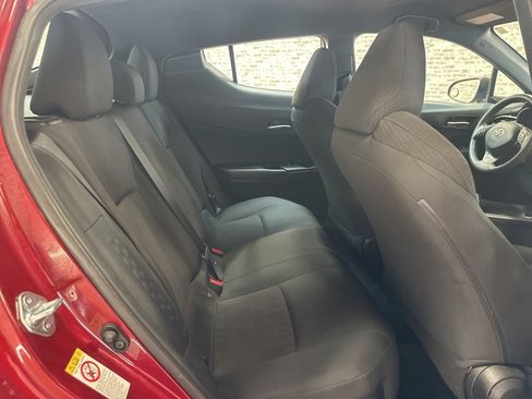 Used 2019 Toyota C-HR LE image 12