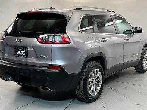 Used 2021 Jeep Cherokee Latitude Lux w/ Sun & Sound Group AWD/4WD image 6