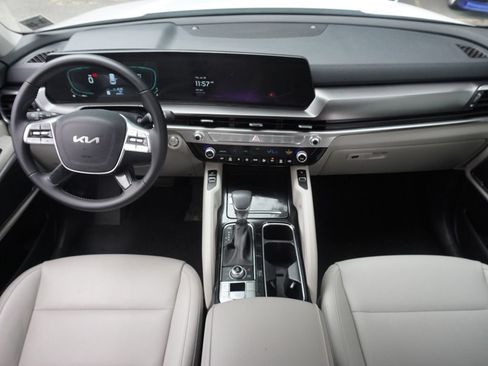 Used 2024 Kia Telluride S AWD/4WD image 32