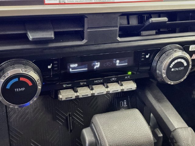 Used 2025 Toyota Tacoma SR5 AWD/4WD image 16