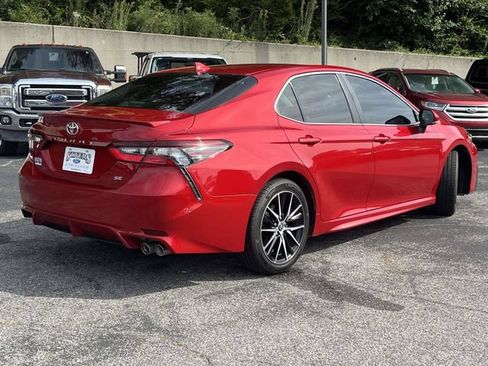 Used 2024 Toyota Camry SE w/ Cold Weather Package FWD image 3