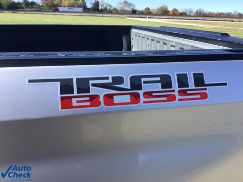 Used 2022 Chevrolet Silverado 1500 LT Trail Boss w/ Protection Package image 41