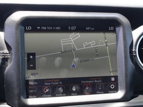 Used 2023 Jeep Wrangler Unlimited Sahara w/ Cold Weather Group AWD/4WD image 32