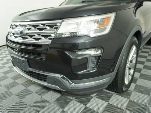 Used 2019 Ford Explorer Limited w/ Ford Safe & Smart Package FWD image 11