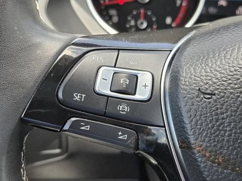 Used 2021 Volkswagen Tiguan SE w/ Panoramic Sunroof Package AWD/4WD image 18