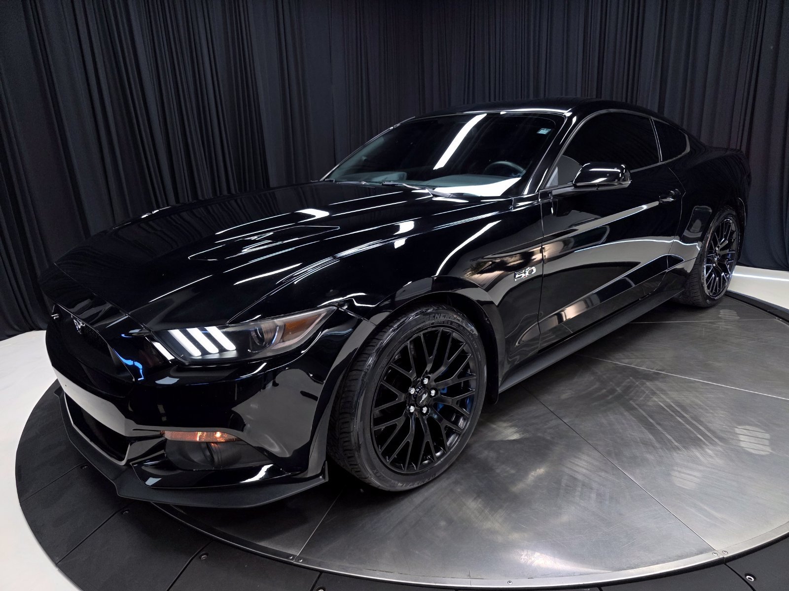 Used 2017 Ford Mustang GT Premium w/ GT Performance Package RWD image 43
