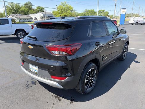 New 2026 Chevrolet TrailBlazer LT w/ LT Cold Weather Package FWD image 3