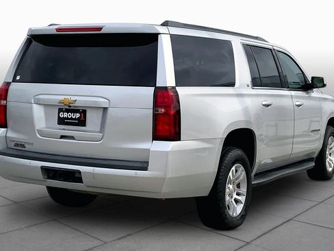 Used 2018 Chevrolet Suburban LT RWD image 13