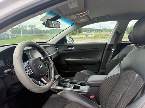Used 2020 Kia Optima S w/ Paint Protection Package FWD image 4
