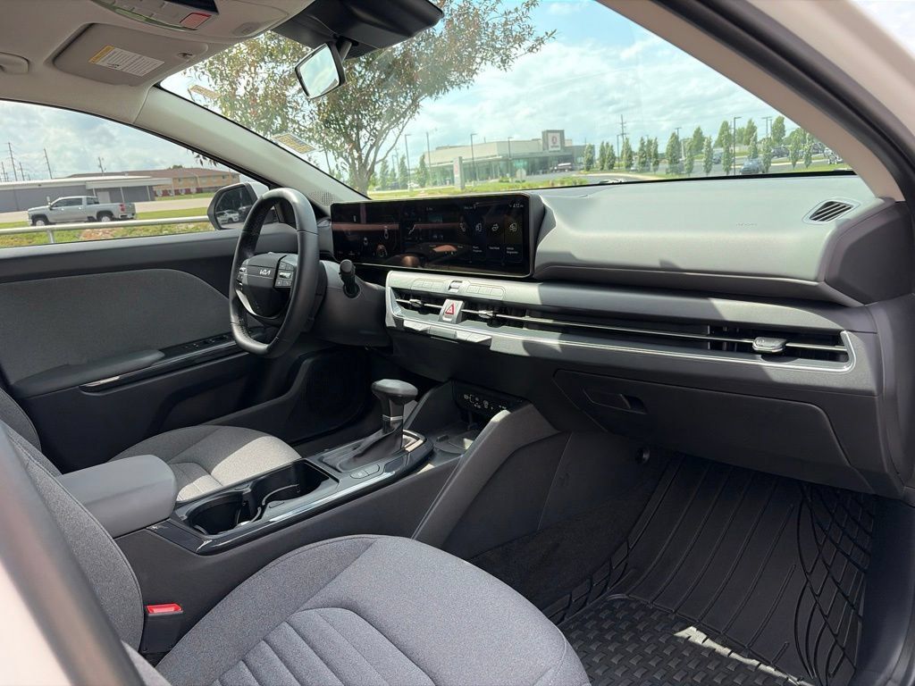 Used 2025 Kia K4 EX FWD image 29