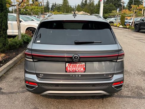 Used 2025 Volkswagen Taos SE AWD/4WD image 8